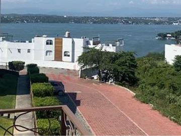 Casa en Venta en Tequesquitengo Club Naútico Teques  C.P. 62915