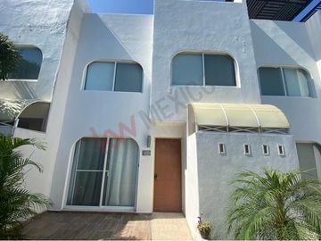 Casa en Venta en Tequesquitengo Club Naútico Teques  C.P. 62915