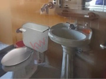 Casa sola en venta con recámara en planta baja.