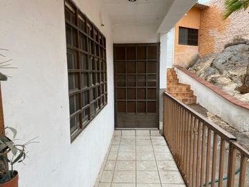 VENTA CASA EN COLONIA RAFAEL CASTELLANOS, GOMEZ PALACIO, DGO.