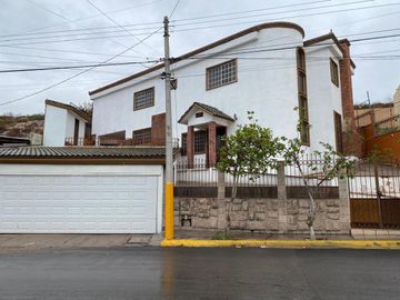 VENTA CASA EN COLONIA RAFAEL CASTELLANOS, GOMEZ PALACIO, DGO.
