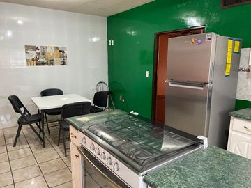 VENTA CASA EN COLONIA RAFAEL CASTELLANOS, GOMEZ PALACIO, DGO.