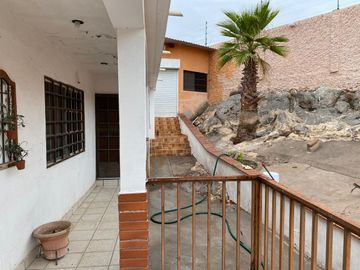 VENTA CASA EN COLONIA RAFAEL CASTELLANOS, GOMEZ PALACIO, DGO.
