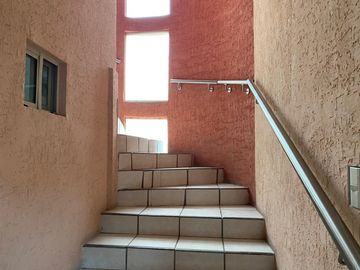 VENTA CASA EN COLONIA RAFAEL CASTELLANOS, GOMEZ PALACIO, DGO.
