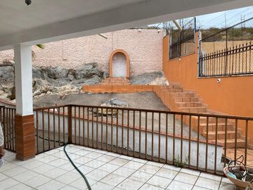 VENTA CASA EN COLONIA RAFAEL CASTELLANOS, GOMEZ PALACIO, DGO.