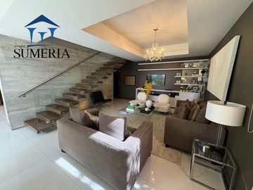 Casa moderna en Misión del Valle