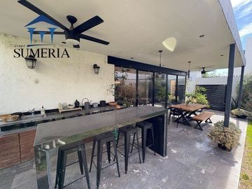 Casa moderna en Misión del Valle