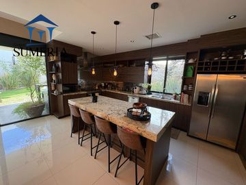 Casa moderna en Misión del Valle