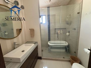 Casa moderna en Misión del Valle