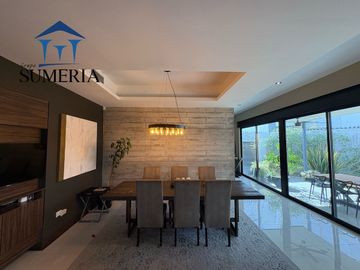 Casa moderna en Misión del Valle