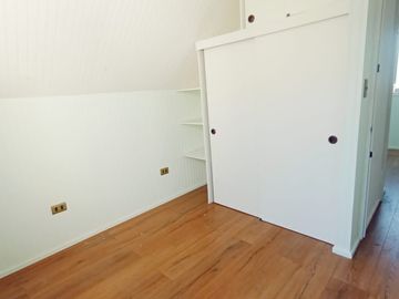 CRISOL HERMOSA CASA, AMPLIA, 4 DORMITORIOS, LIVING, COCINA