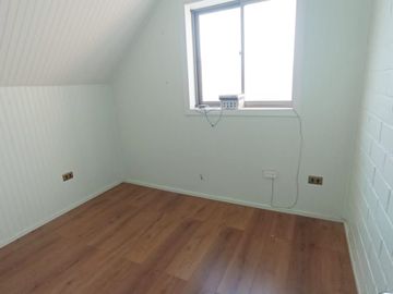 CRISOL HERMOSA CASA, AMPLIA, 4 DORMITORIOS, LIVING, COCINA
