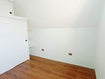 CRISOL HERMOSA CASA, AMPLIA, 4 DORMITORIOS, LIVING, COCINA
