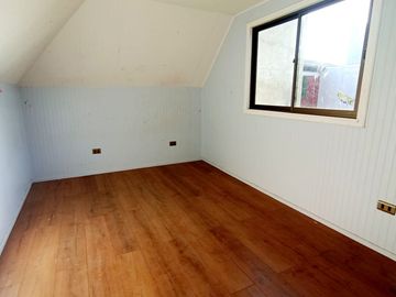 CRISOL HERMOSA CASA, AMPLIA, 4 DORMITORIOS, LIVING, COCINA