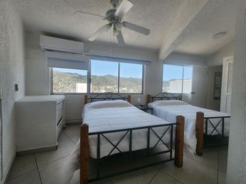 INCREIBLE PENTHOUSE CON VISTA IMPRESIONANTE A LA BAHIA DE SANTA LUCIA