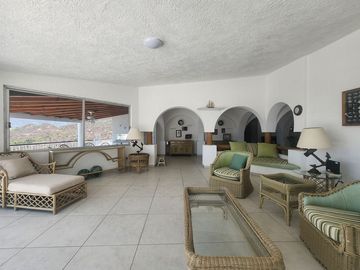 INCREIBLE PENTHOUSE CON VISTA IMPRESIONANTE A LA BAHIA DE SANTA LUCIA