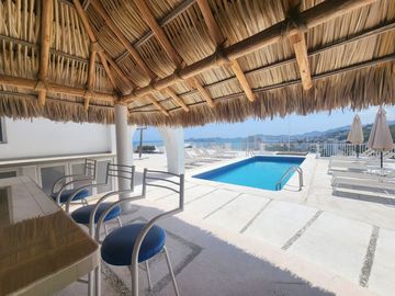 INCREIBLE PENTHOUSE CON VISTA IMPRESIONANTE A LA BAHIA DE SANTA LUCIA