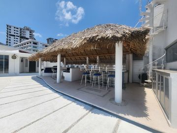 INCREIBLE PENTHOUSE CON VISTA IMPRESIONANTE A LA BAHIA DE SANTA LUCIA