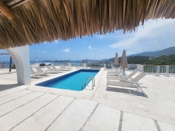 INCREIBLE PENTHOUSE CON VISTA IMPRESIONANTE A LA BAHIA DE SANTA LUCIA