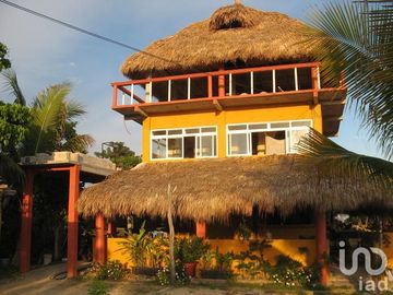 CASA EN VENTA EN ZIPOLITE, OAXACA A 400M DE LA PLAYA