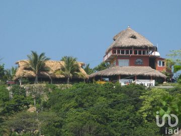 CASA EN VENTA EN ZIPOLITE, OAXACA A 400M DE LA PLAYA