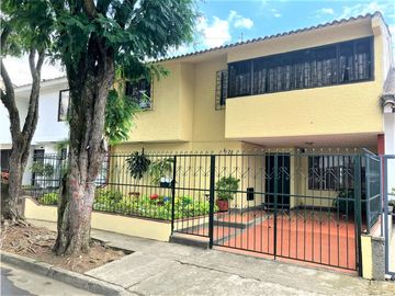 VENTA DE CASA EXTERNA EN LAS VEGAS MAYAPAN CALI VALLE