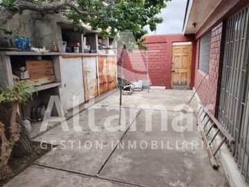 Casa en Venta en Paralela a Larraín Alcalde