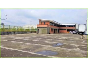 VENTA DE BODEGA CON PATIO DE MANIOBRAS  ACOPI YUMBO  VALLE