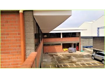 VENTA DE BODEGA CON PATIO DE MANIOBRAS  ACOPI YUMBO  VALLE