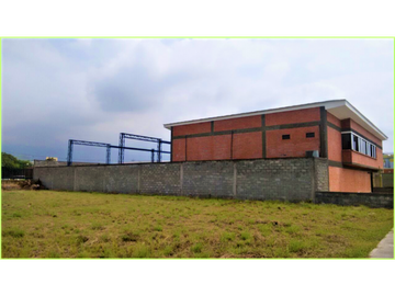 VENTA DE BODEGA CON PATIO DE MANIOBRAS  ACOPI YUMBO  VALLE