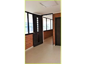 VENTA DE BODEGA CON PATIO DE MANIOBRAS  ACOPI YUMBO  VALLE