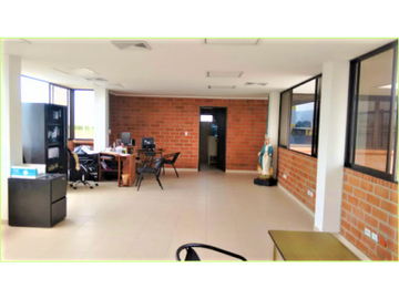 VENTA DE BODEGA CON PATIO DE MANIOBRAS  ACOPI YUMBO  VALLE