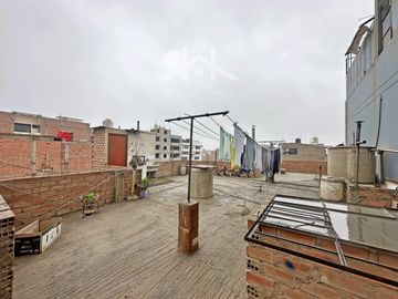 VENTA DE CASA CON UBICACION COMERCIAL ESTRATEGICA EN  MERCADO DE COVIDA - LOS OLIVOS