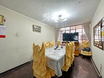 VENTA DE CASA CON UBICACION COMERCIAL ESTRATEGICA EN  MERCADO DE COVIDA - LOS OLIVOS