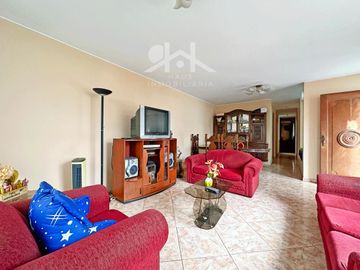 VENTA DE CASA CON UBICACION COMERCIAL ESTRATEGICA EN  MERCADO DE COVIDA - LOS OLIVOS