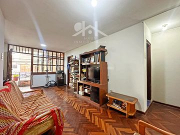 VENTA DE CASA CON UBICACION COMERCIAL ESTRATEGICA EN  MERCADO DE COVIDA - LOS OLIVOS