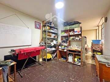 VENTA DE CASA CON UBICACION COMERCIAL ESTRATEGICA EN  MERCADO DE COVIDA - LOS OLIVOS