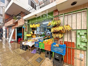 VENTA DE CASA CON UBICACION COMERCIAL ESTRATEGICA EN  MERCADO DE COVIDA - LOS OLIVOS