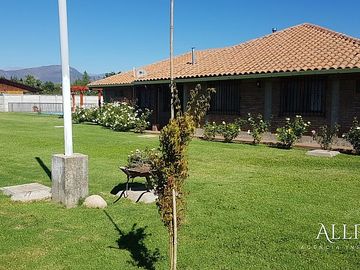EXQUISITA PARCELA CON 2 CASAS EN RENGO A MINUTOS DEL CENTRO