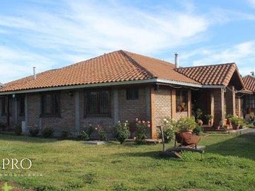 EXQUISITA PARCELA CON 2 CASAS EN RENGO A MINUTOS DEL CENTRO
