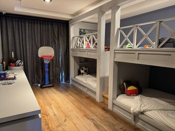 Avivia, Bosques, Terminado, y Decorado