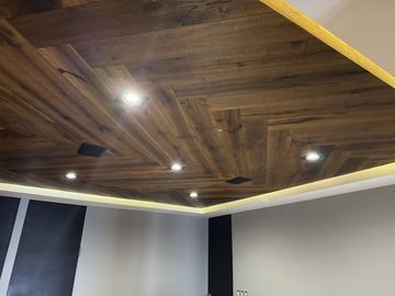 Avivia, Bosques, Terminado, y Decorado
