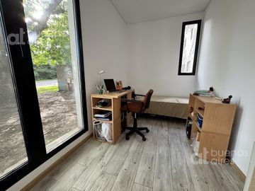 Venta, Moderna casa en Barrio los potrillos. PILAR