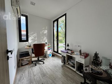 Venta, Moderna casa en Barrio los potrillos. PILAR