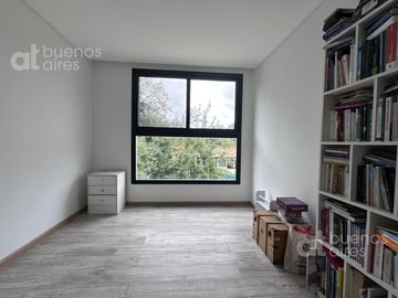 Venta, Moderna casa en Barrio los potrillos. PILAR