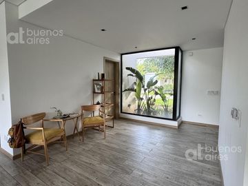 Venta, Moderna casa en Barrio los potrillos. PILAR