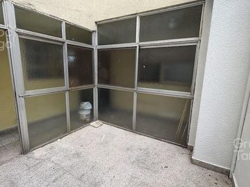 Departamento en venta, Belgrano C, 4 ambientes patio balcón