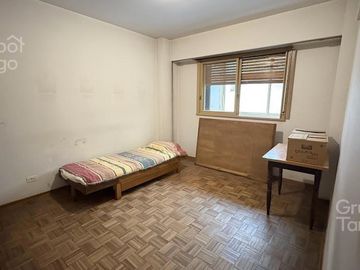 Departamento en venta, Belgrano C, 4 ambientes patio balcón