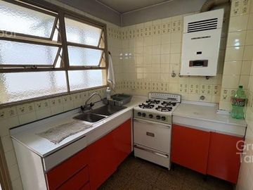 Departamento en venta, Belgrano C, 4 ambientes patio balcón