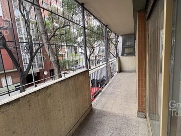 Departamento en venta, Belgrano C, 4 ambientes patio balcón